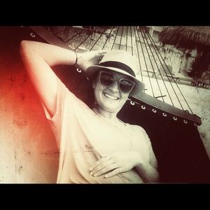 Meet your Posher, Loren